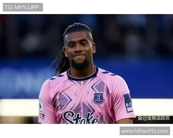 拉什福德在家观看阿斯顿维拉欧联比赛表达对老东家的支持与情感 拉什福德在家观看阿斯顿维拉欧联比赛表达对老东家的支持与情感