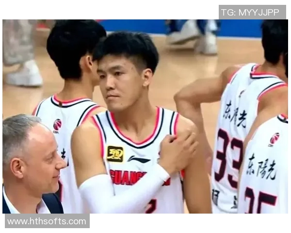 黄荣奇重返南京同曦与贝帅再度携手签下为期一年的C类合同 黄荣奇重返南京同曦与贝帅再度携手签下为期一年的C类合同