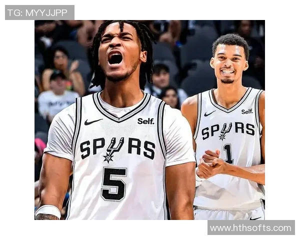 哈珀赞文班亚马全能表现其打法时而似控卫展现多面才华 哈珀赞文班亚马全能表现其打法时而似控卫展现多面才华