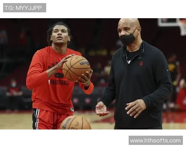 费尔顿称大球型控卫适合火箭队能防守又能助攻不必依赖得分 费尔顿称大球型控卫适合火箭队能防守又能助攻不必依赖得分