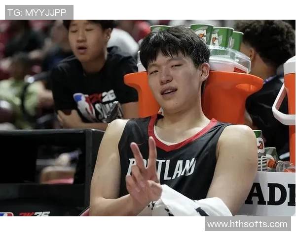 魔童在美国的生活日常揭秘杨瀚森分享吃喝拉撒睡的趣事与感受